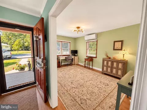 Entry Way - 3690 Galloway Rd, Middle River, MD 21220 photo 4 of 9