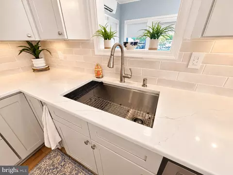 Kitchen - 3690 Galloway Rd, Middle River, MD 21220 photo 9 of 15