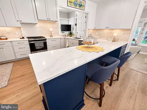 Kitchen - 3690 Galloway Rd, Middle River, MD 21220 photo 12 of 15