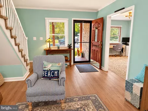 Entry Way - 3690 Galloway Rd, Middle River, MD 21220 photo 3 of 9