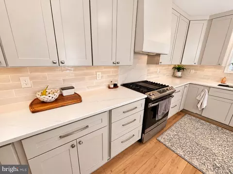 Kitchen - 3690 Galloway Rd, Middle River, MD 21220 photo 6 of 15