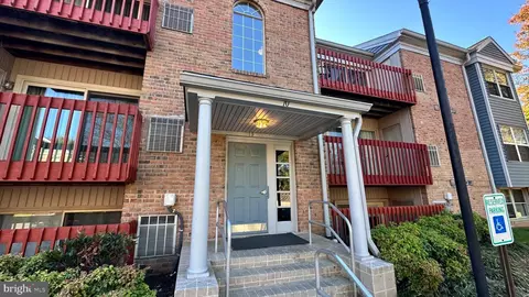 10 Cloverwood Ct #204, Essex, MD 21221