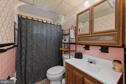 Bath - 4226 Darleigh Rd, Nottingham, MD 21236 photo 1 of 1