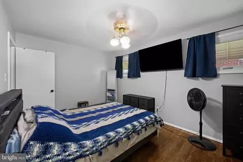 Bedroom - 4226 Darleigh Rd, Nottingham, MD 21236 photo 2 of 6