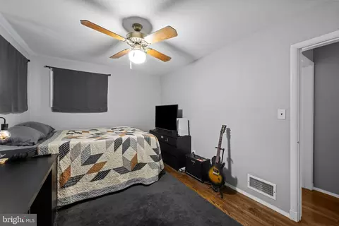 Bedroom - 4226 Darleigh Rd, Nottingham, MD 21236 photo 4 of 6