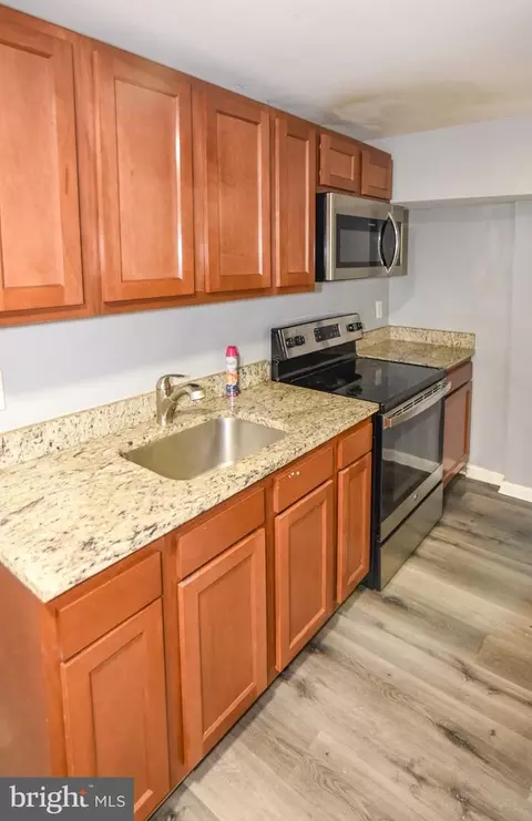 Kitchen - 407 Maple Ln, Dundalk, MD 21222 photo 2 of 2