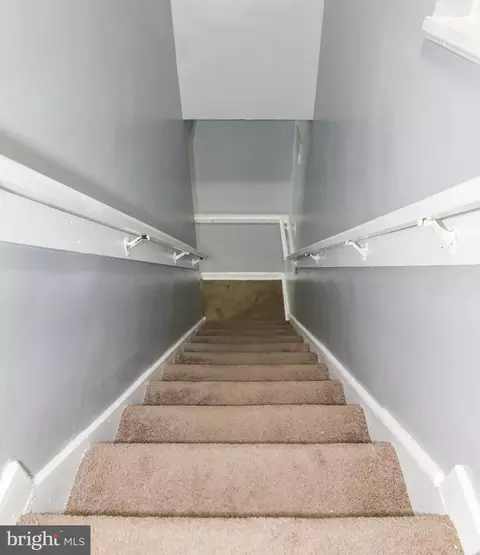 Entry Way - 407 Maple Ln, Dundalk, MD 21222 photo 2 of 3