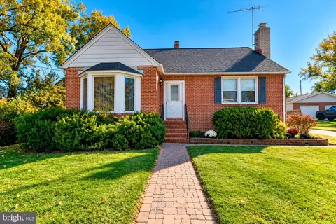1807 Sunnyside Ln, Essex, MD 21221