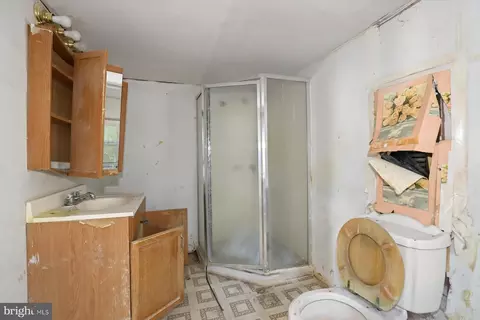 Bath - 105 Baltimore Ave, Halethorpe, MD 21227 photo 1 of 1