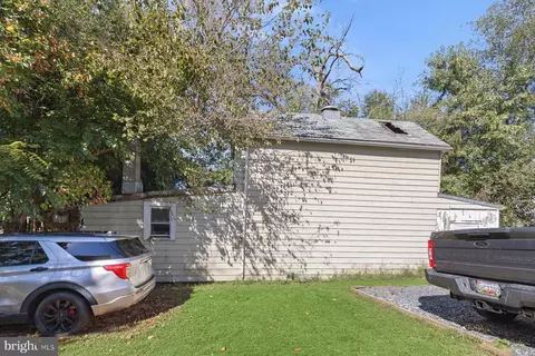 Exterior - 105 Baltimore Ave, Halethorpe, MD 21227 photo 3 of 3