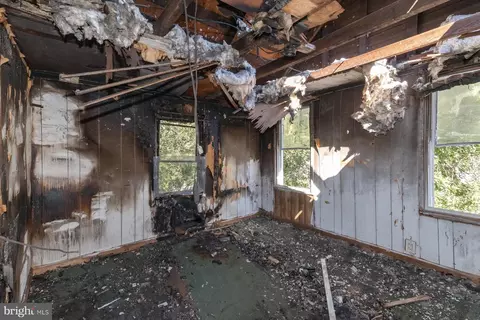 Entry Way - 105 Baltimore Ave, Halethorpe, MD 21227 photo 5 of 5