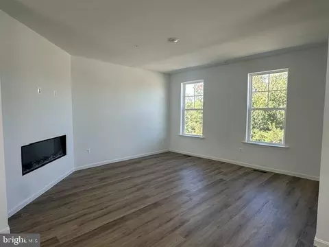 8227 Fairbrook Rd, Baltimore, MD 21224 photo 2