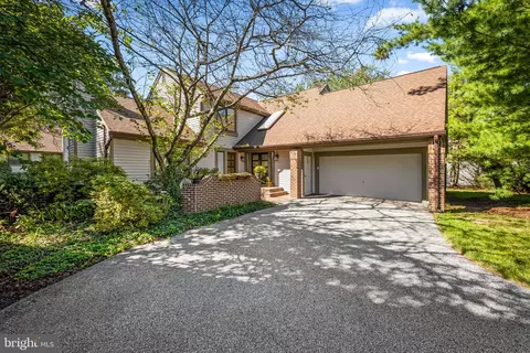 8 Talton Ct, Pikesville, MD 21208