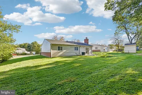 Exterior - 7121 Chamberlain Rd, Windsor Mill, MD 21244 photo 7 of 7