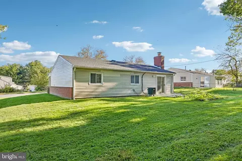 Exterior - 7121 Chamberlain Rd, Windsor Mill, MD 21244 photo 6 of 7