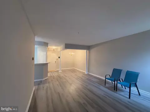 Living - 7206 Bogley Rd #202, Windsor Mill, MD 21244 photo 5 of 6