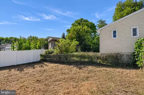 Exterior - 3806 Baltimore St, Halethorpe, MD 21227 photo 4 of 10