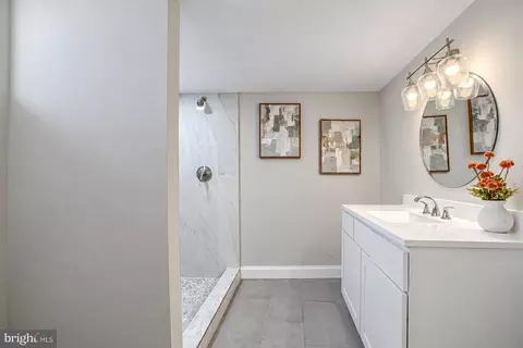 Bath - 3806 Baltimore St, Halethorpe, MD 21227 photo 3 of 6