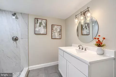 Bath - 3806 Baltimore St, Halethorpe, MD 21227 photo 4 of 6