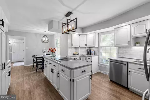 Kitchen - 13608 Royal Crest Rd, Phoenix, MD 21131 photo 3 of 5