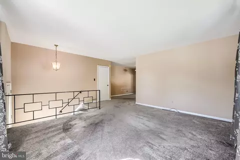 Living - 3712 Lambson Rd, Middle River, MD 21220 photo 3 of 8