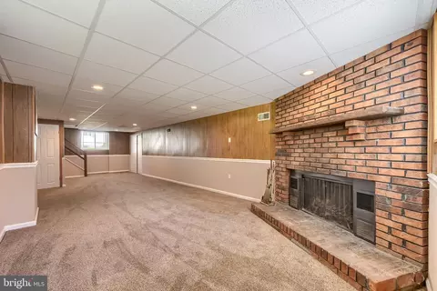 Living - 3712 Lambson Rd, Middle River, MD 21220 photo 8 of 8