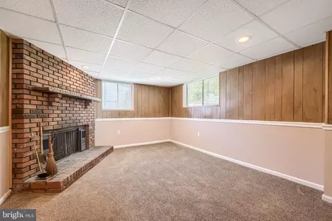 Living - 3712 Lambson Rd, Middle River, MD 21220 photo 7 of 8