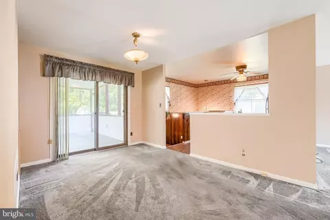Living - 3712 Lambson Rd, Middle River, MD 21220 photo 4 of 8