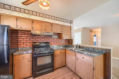 Kitchen - 3712 Lambson Rd, Middle River, MD 21220 photo 2 of 2