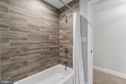 Bath - 211 Hazel Ave, Lansdowne, MD 21227 photo 5 of 5