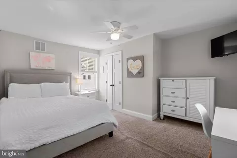 Bedroom - 211 Hazel Ave, Lansdowne, MD 21227 photo 7 of 8