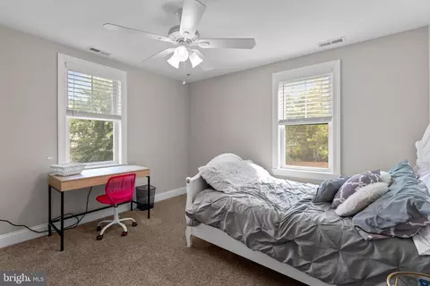 Bedroom - 211 Hazel Ave, Lansdowne, MD 21227 photo 5 of 8