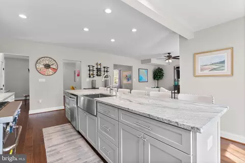 Kitchen - 211 Hazel Ave, Lansdowne, MD 21227 photo 2 of 2