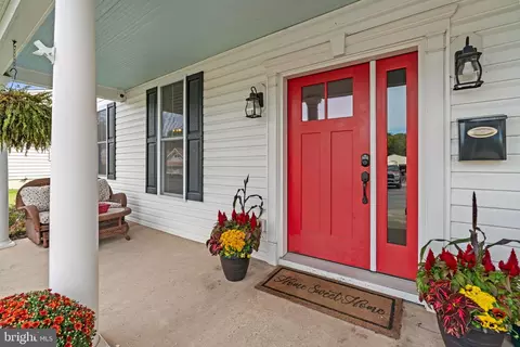 Exterior - 211 Hazel Ave, Lansdowne, MD 21227 photo 4 of 9