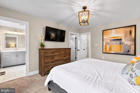 Bedroom - 211 Hazel Ave, Lansdowne, MD 21227 photo 2 of 8