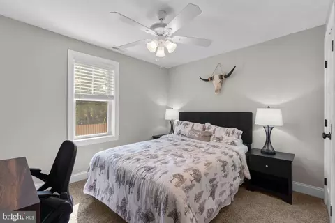 Bedroom - 211 Hazel Ave, Lansdowne, MD 21227 photo 4 of 8
