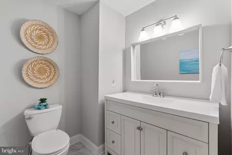 Bath - 211 Hazel Ave, Lansdowne, MD 21227 photo 4 of 5