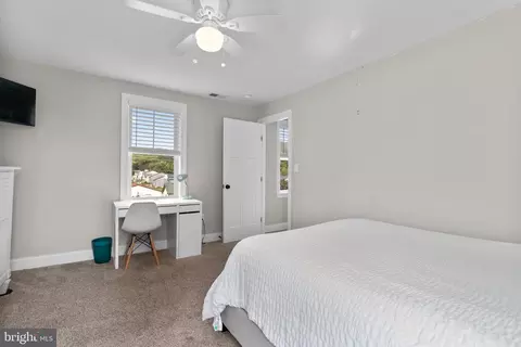 Bedroom - 211 Hazel Ave, Lansdowne, MD 21227 photo 8 of 8