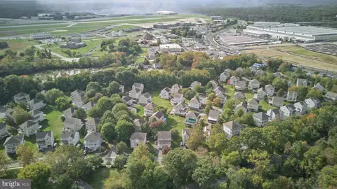 View/Area - 121 Mariners Point Dr, Middle River, MD 21220 photo 3 of 9