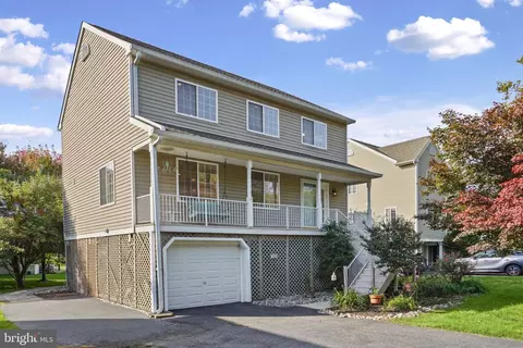 Exterior - 121 Mariners Point Dr, Middle River, MD 21220 photo 3 of 10