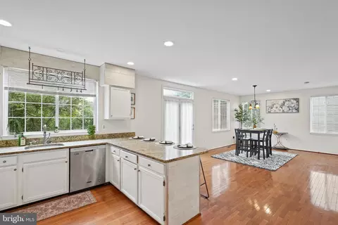 Kitchen - 121 Mariners Point Dr, Middle River, MD 21220 photo 4 of 5