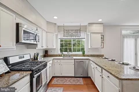 Kitchen - 121 Mariners Point Dr, Middle River, MD 21220 photo 3 of 5