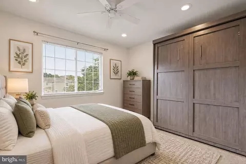 Bedroom - 121 Mariners Point Dr, Middle River, MD 21220 photo 4 of 9