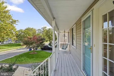 Exterior - 121 Mariners Point Dr, Middle River, MD 21220 photo 4 of 10