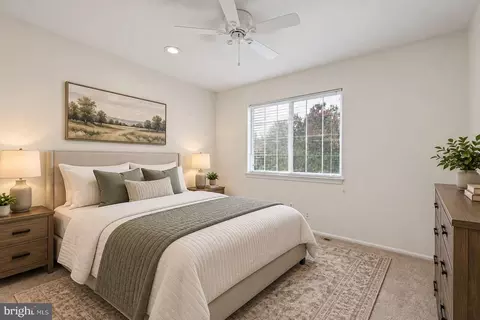 Bedroom - 121 Mariners Point Dr, Middle River, MD 21220 photo 5 of 9