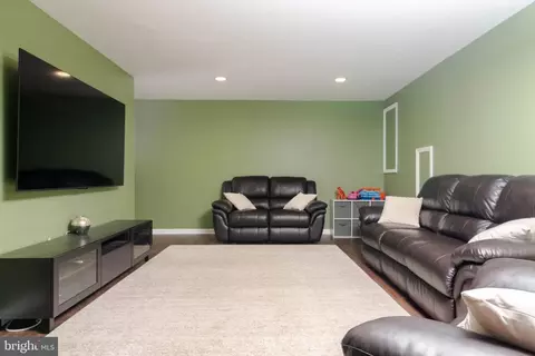 Living - 5526 Edwin Ct, White Marsh, MD 21162 photo 4 of 4