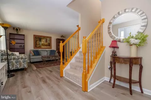 Entry Way - 5526 Edwin Ct, White Marsh, MD 21162 photo 2 of 6