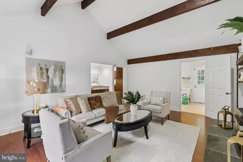 Entry Way - 300 Stonehurst Rd, Phoenix, MD 21131 photo 2 of 5