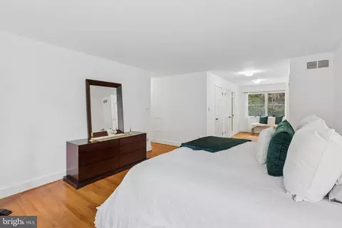 Bedroom - 300 Stonehurst Rd, Phoenix, MD 21131 photo 2 of 4