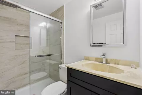 Bath - 300 Stonehurst Rd, Phoenix, MD 21131 photo 5 of 5